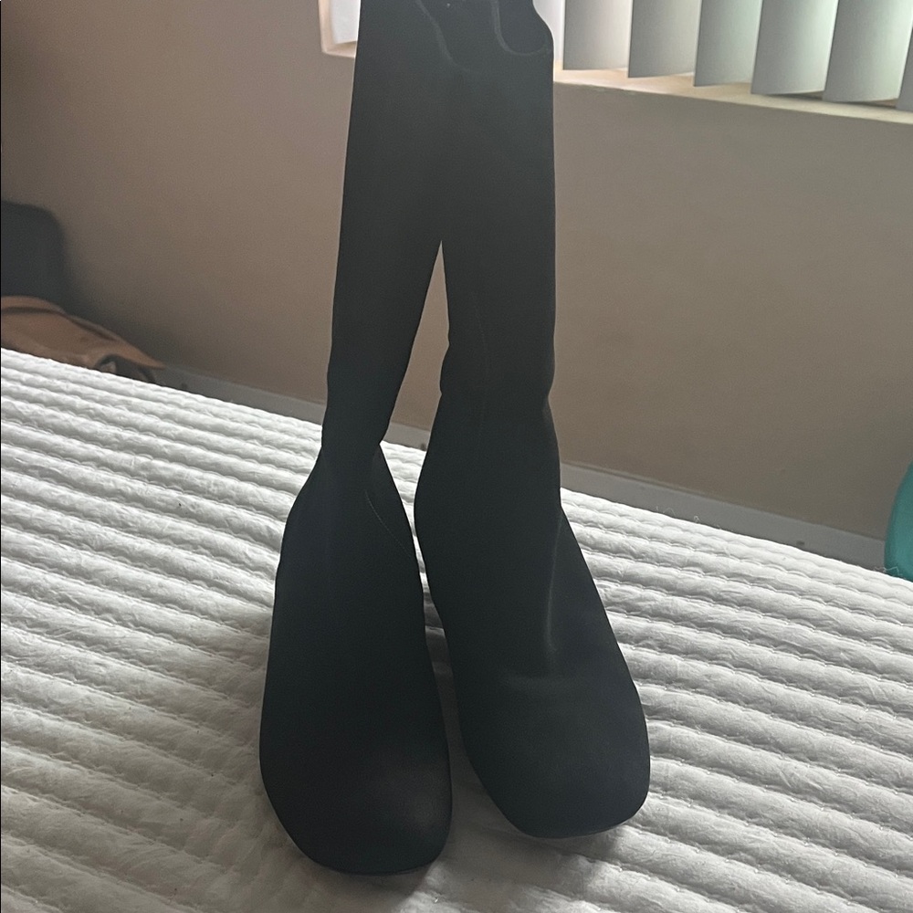 Woman’s Italian made Black Suede Boots